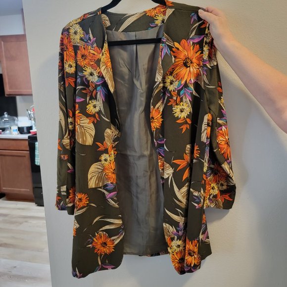 Woman's shawls size 18 (5 items) - Picture 10 of 10